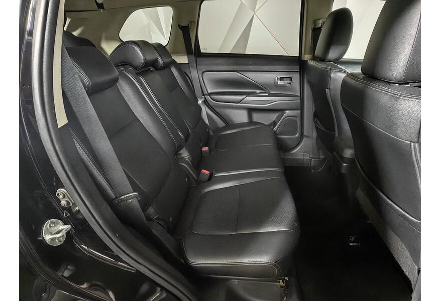 Outlander III RUS MIVEC 2.4 Instyle 4WD RUS CVT 2021 S21