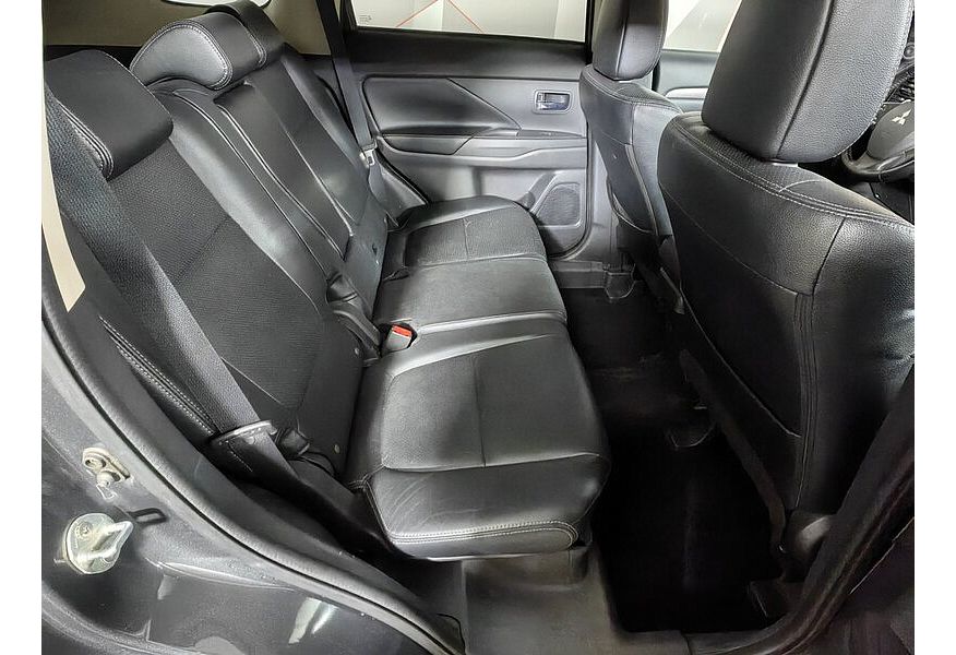 Outlander III RUS MIVEC 2.4 Instyle 4WD RUS CVT 2021 S21