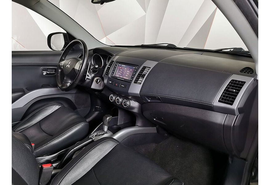 3.0 i V6 24V XL (220 Hp)