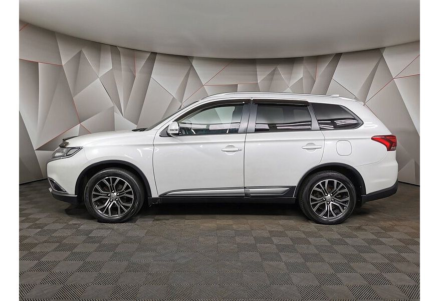 Outlander III RUS MIVEC 2.0 Inform RUS CVT 2021 S01