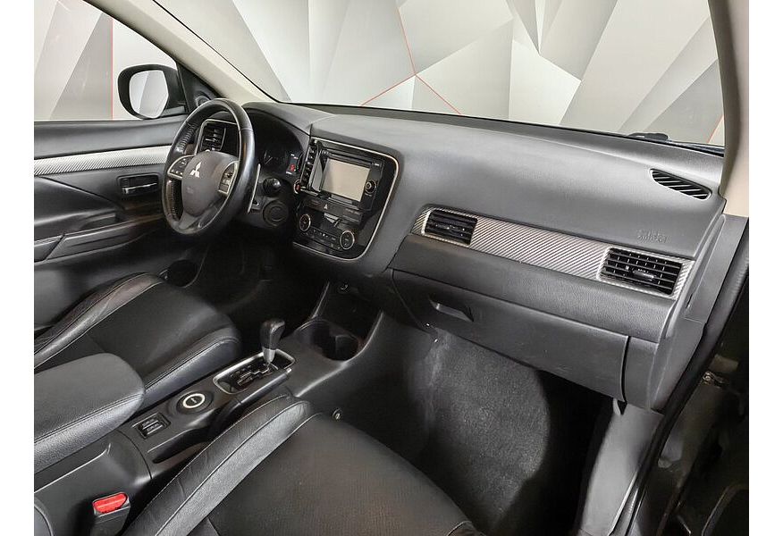 Outlander III RUS MIVEC 2.4 Instyle 4WD RUS CVT 2021 S21