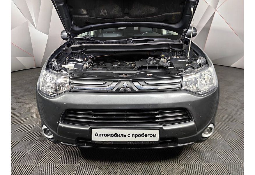 Outlander III RUS MIVEC 2.4 Instyle 4WD RUS CVT 2021 S21