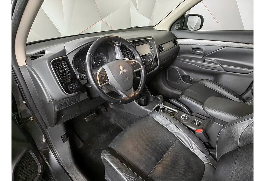 Outlander III RUS MIVEC 2.4 Instyle 4WD RUS CVT 2021 S21