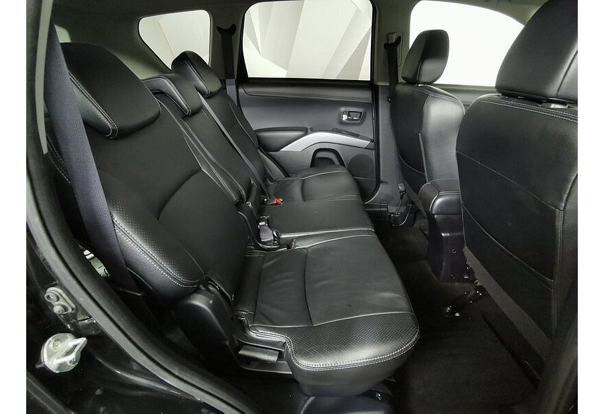 3.0 i V6 24V XL (220 Hp)