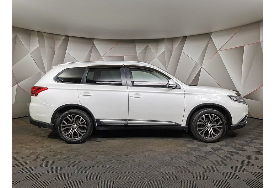 Outlander III RUS MIVEC 2.0 Inform RUS CVT 2021 S01